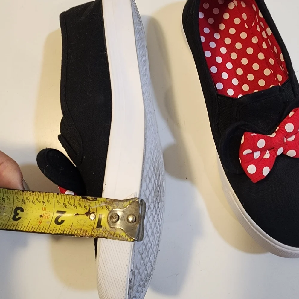 Disney Black Slip-On Minnie Shoes with Red Polka Dot Bow Size 7